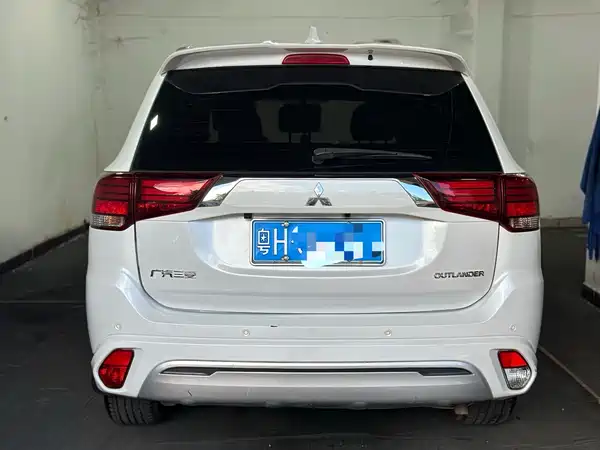 Mitsubishi Outlander 2021