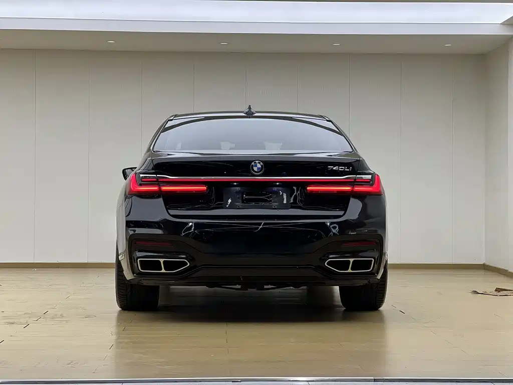 BMW 7 Series 2018 — фото 23