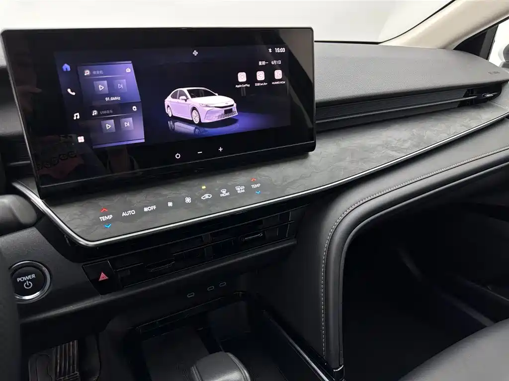Toyota Camry 2024 — фото 12
