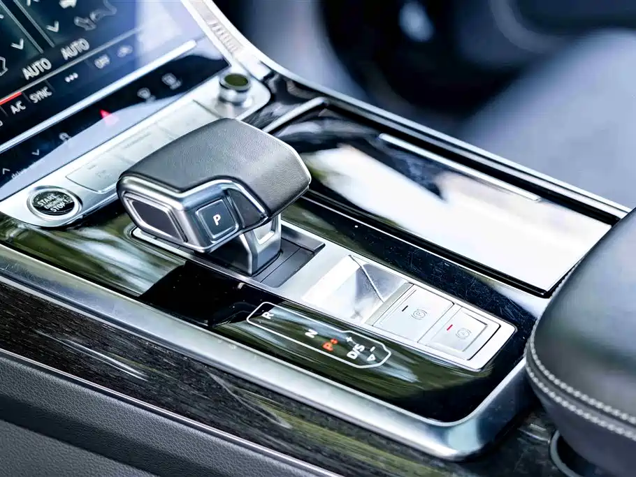 Audi Q8 2022 — фото 12