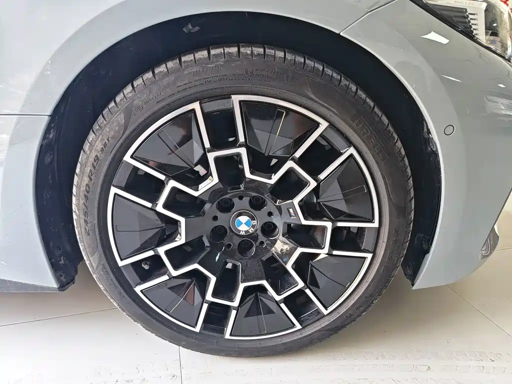 BMW 4 Series 2025 — фото 15