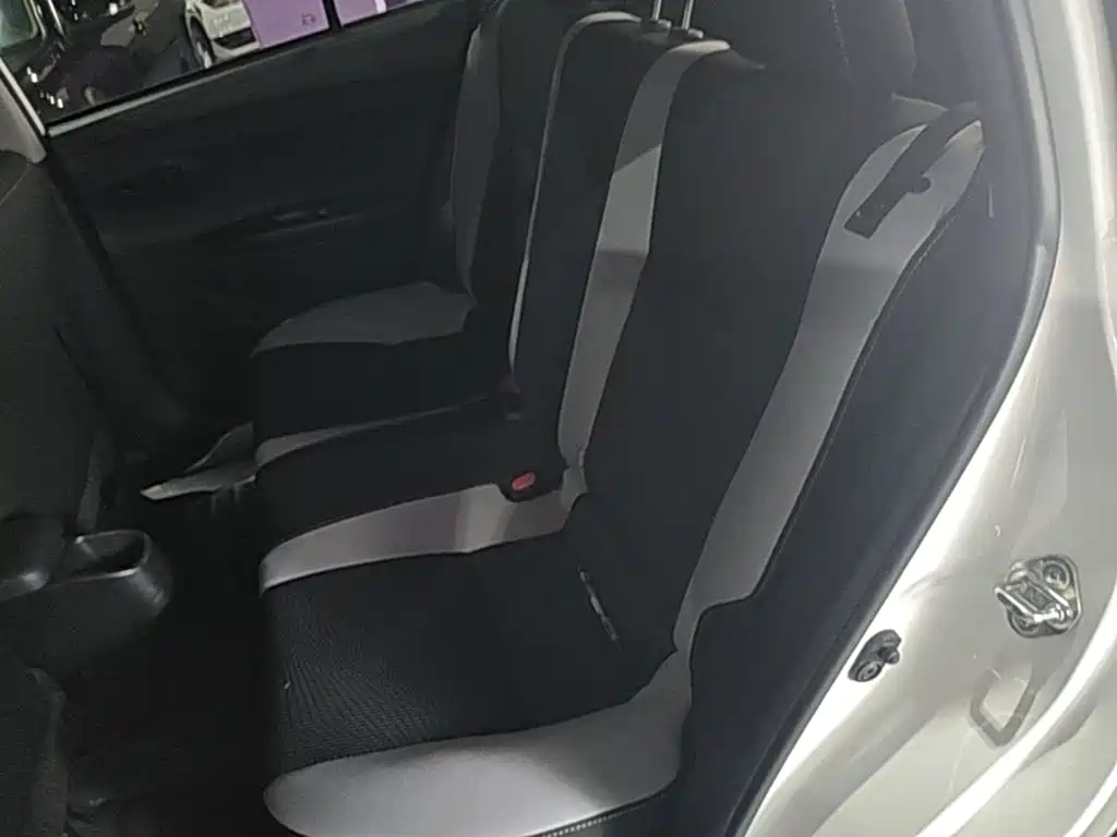 Toyota Yaris L 2021 — фото 17