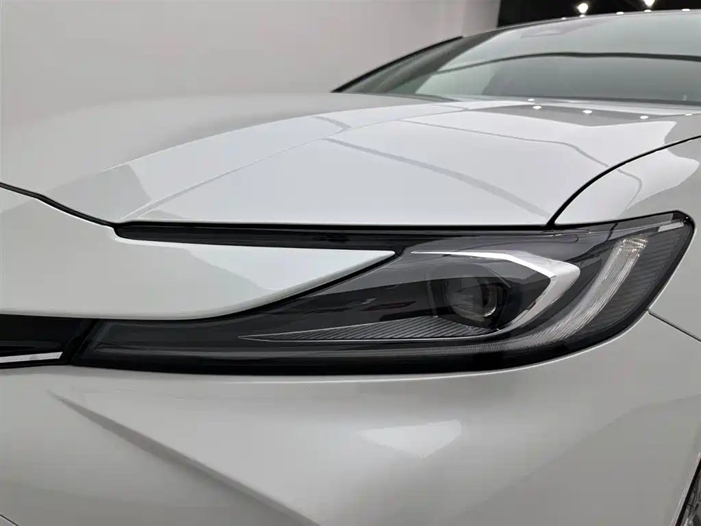 Toyota Camry 2024 — фото 27