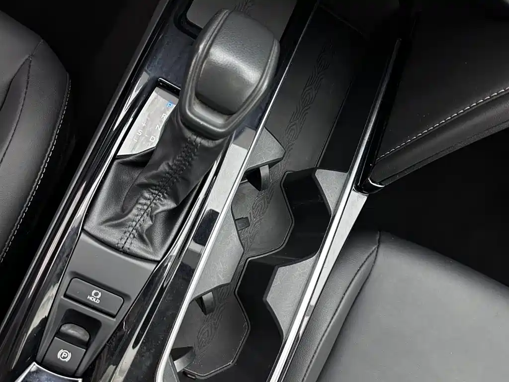Toyota Camry 2024 — фото 14