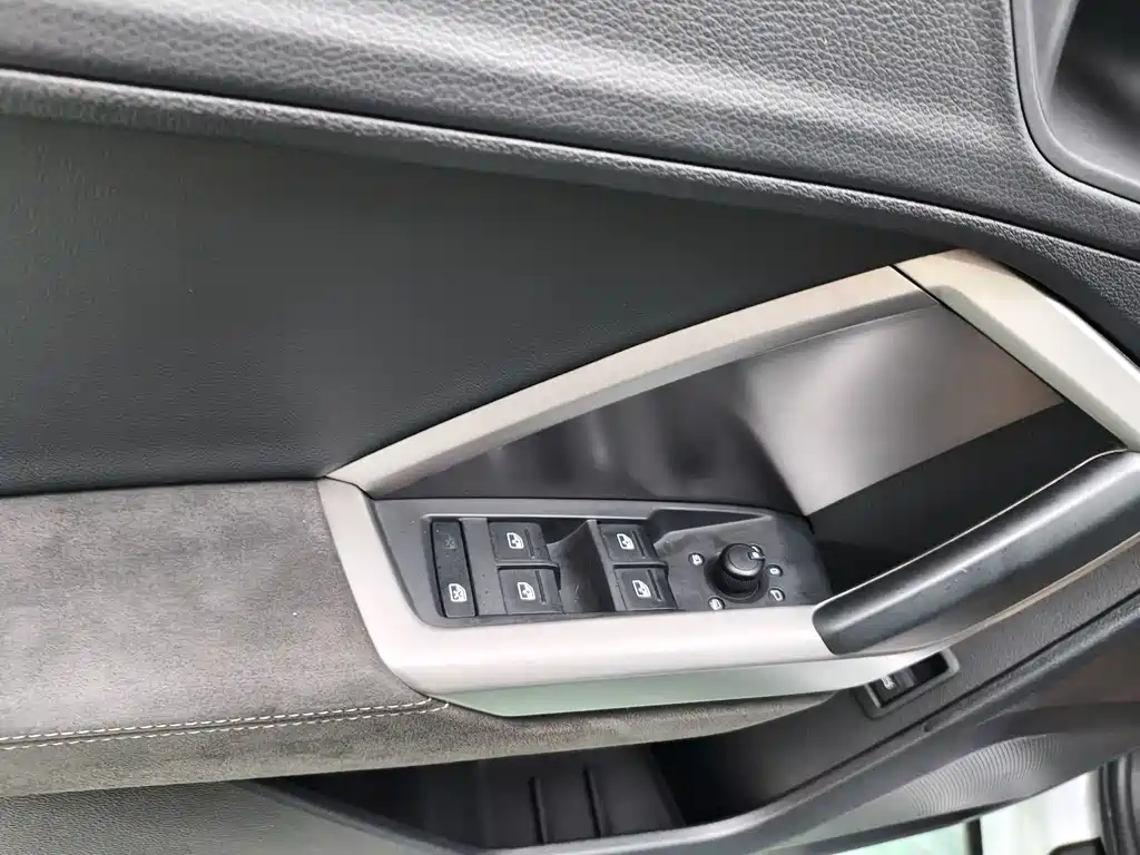 Audi Q3 2021 — фото 17