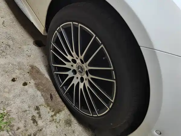 Mercedes-Benz C-Class 2025