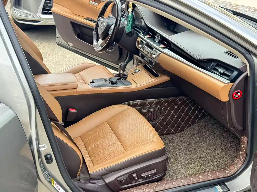 Lexus ES 2017