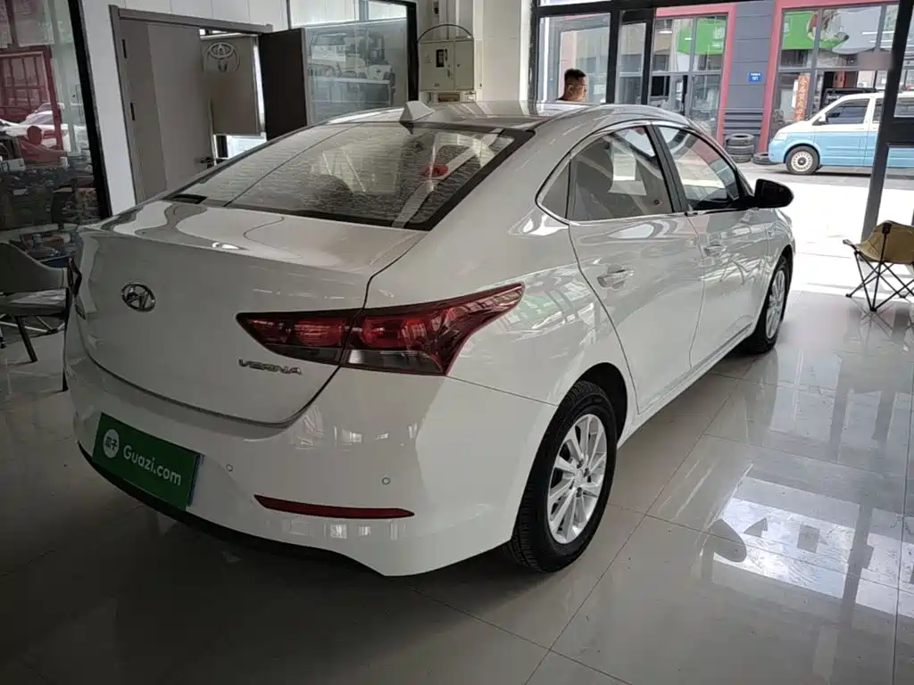Hyundai Verna 2017 — фото 7