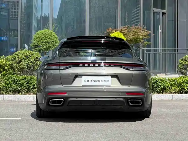 Porsche Panamera 2022