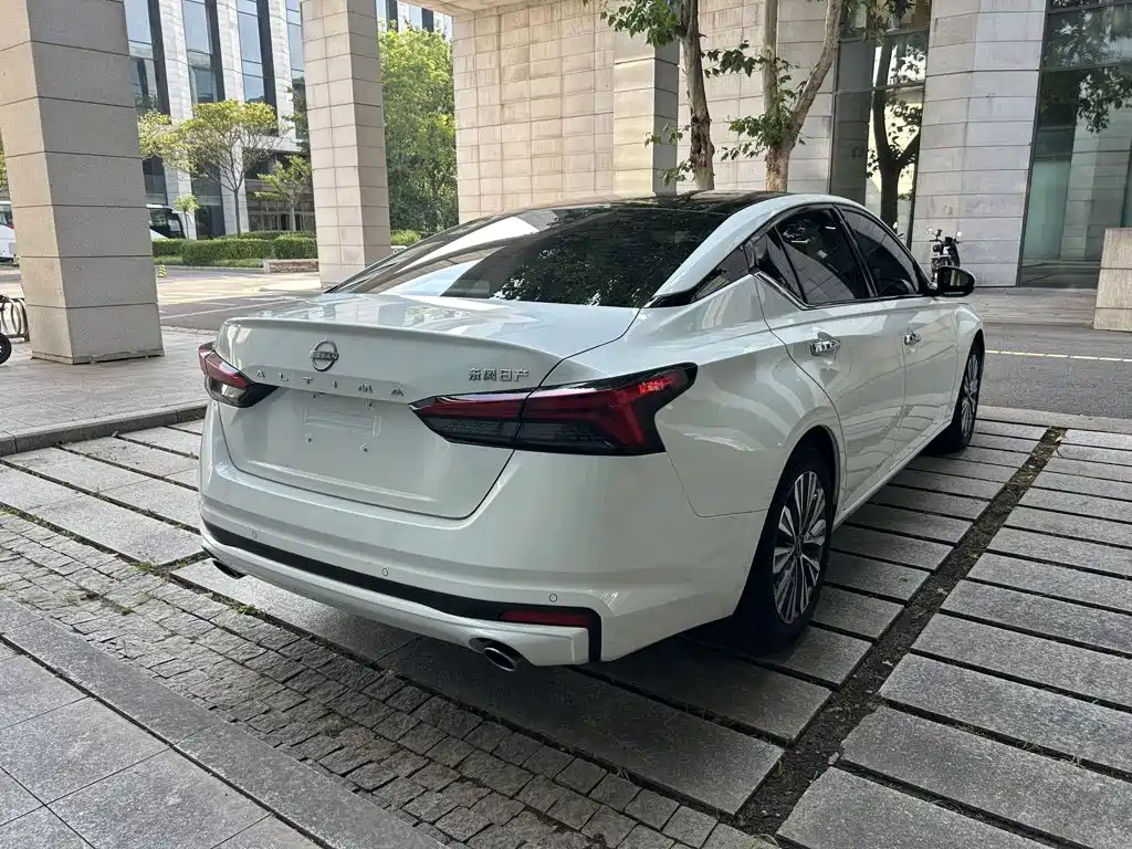 Nissan Teana 2024