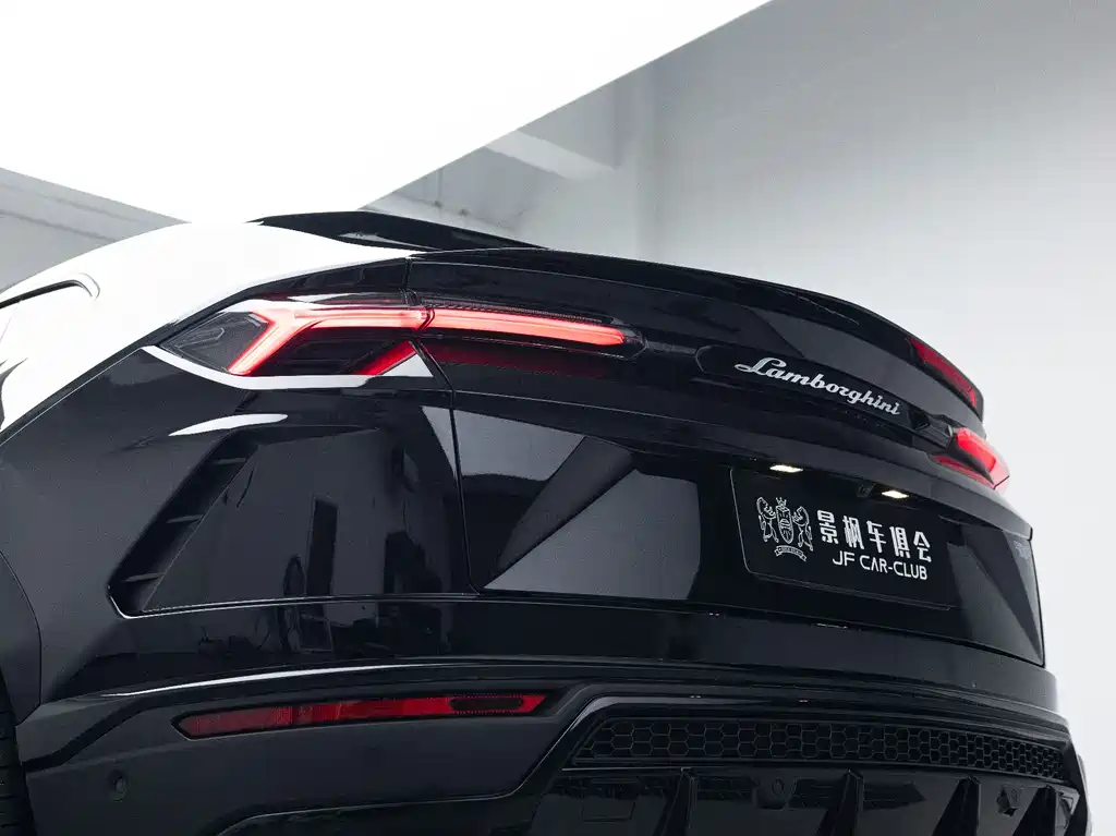 Lamborghini Urus 2021 — фото 29