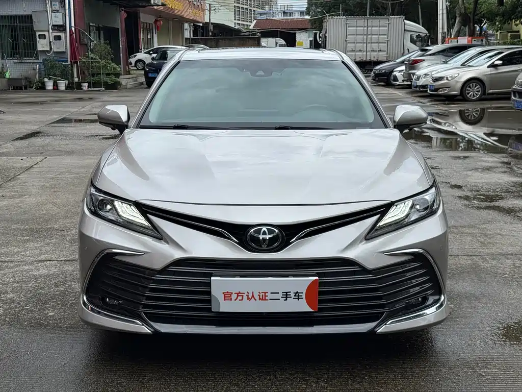 Toyota Camry 2021 — фото 2