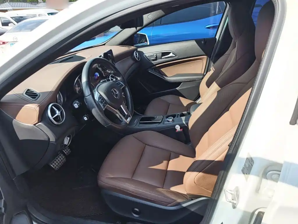 Mercedes-Benz GLA 2015 — фото 15