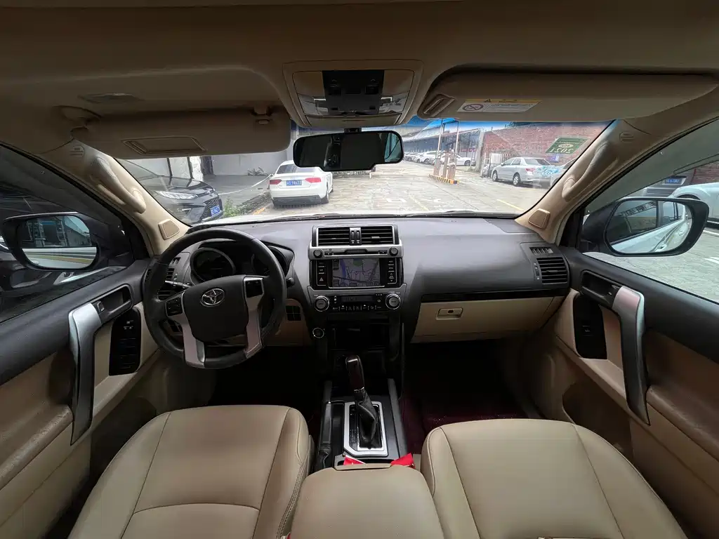 Toyota Prado 2015 — фото 10