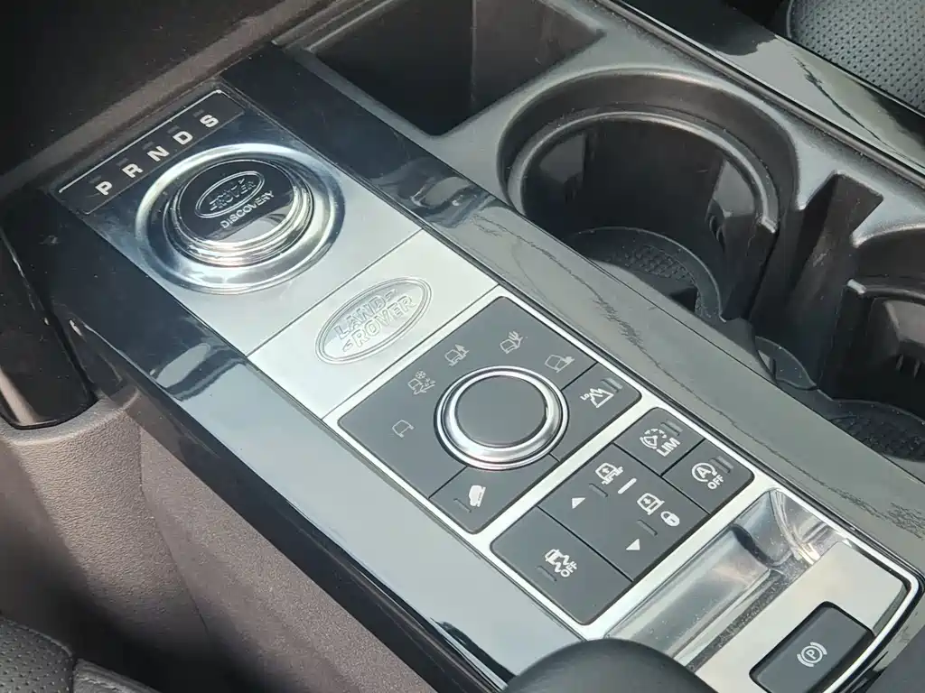 Land Rover Discovery 2018 — фото 9