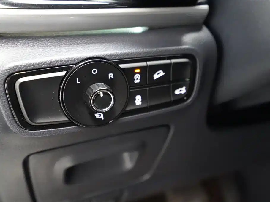 GAC Motor Trumpchi M8 2022 — фото 7