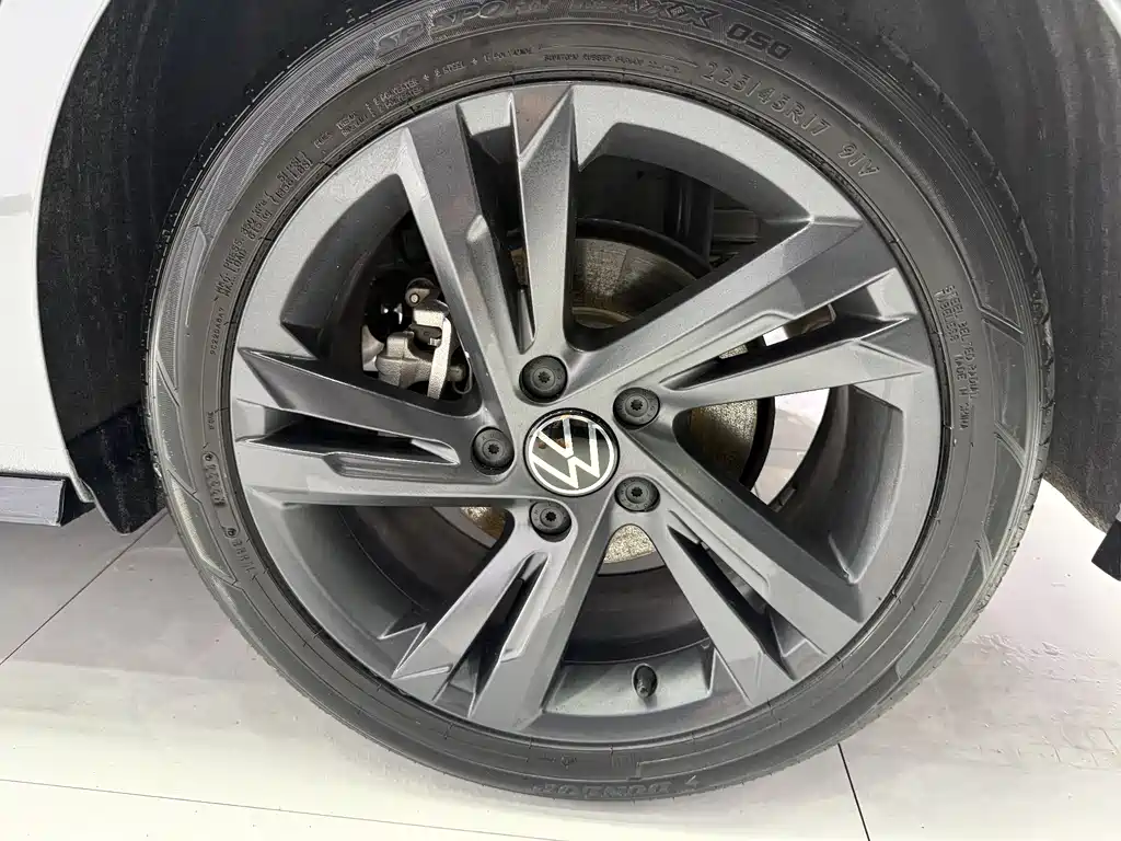 Volkswagen Golf 2024