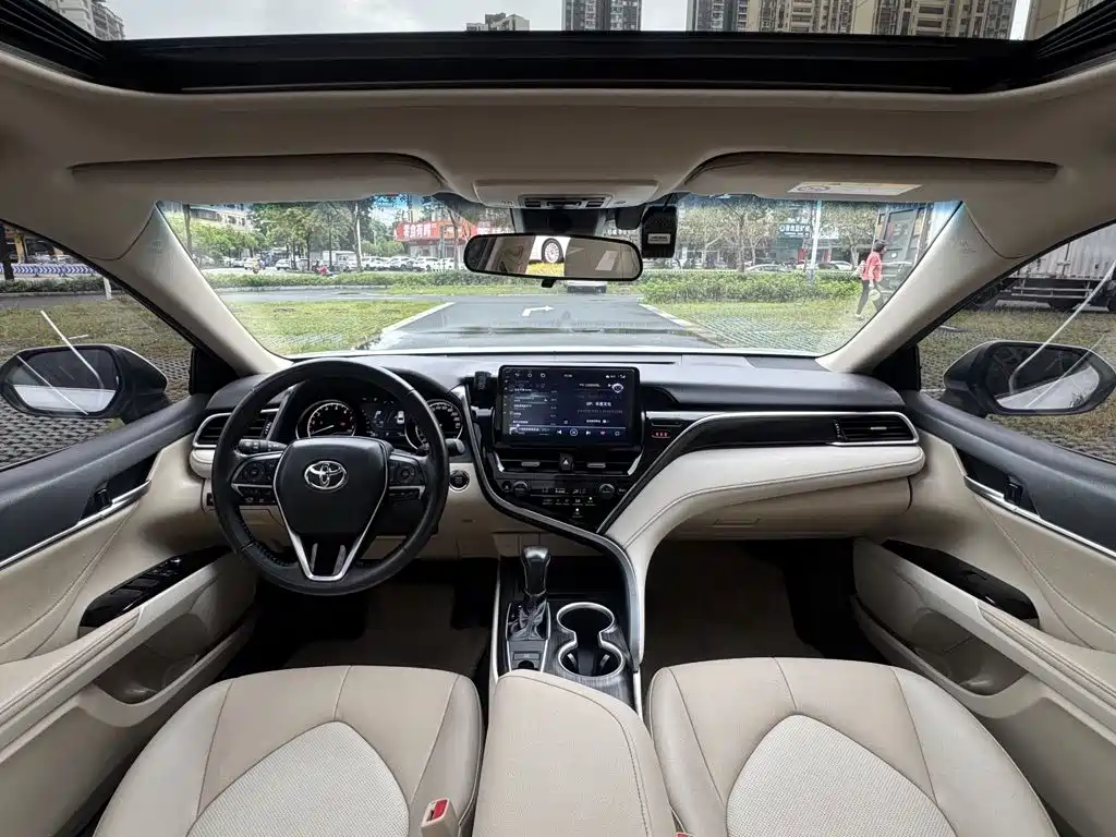 Toyota Camry 2021