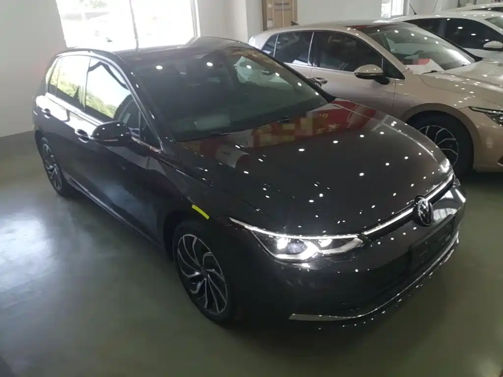 Volkswagen Golf 2024