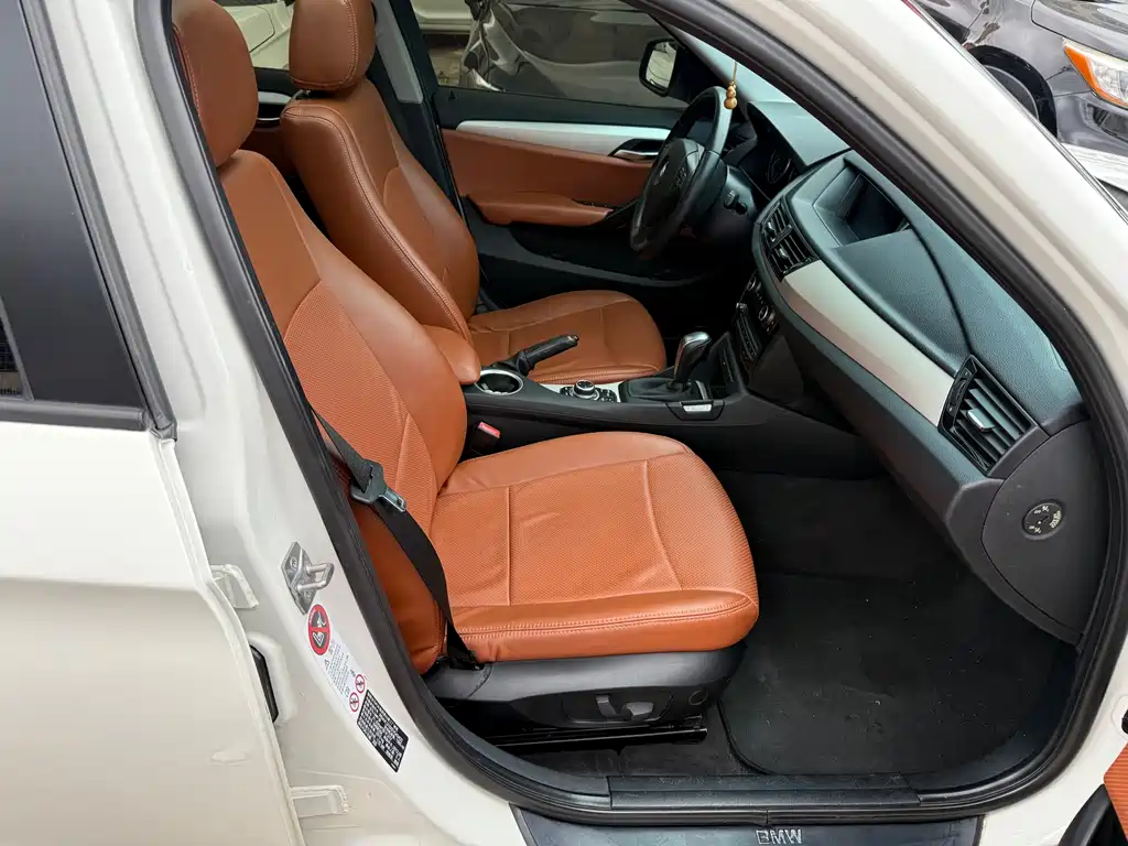 BMW X1 2013 — фото 16