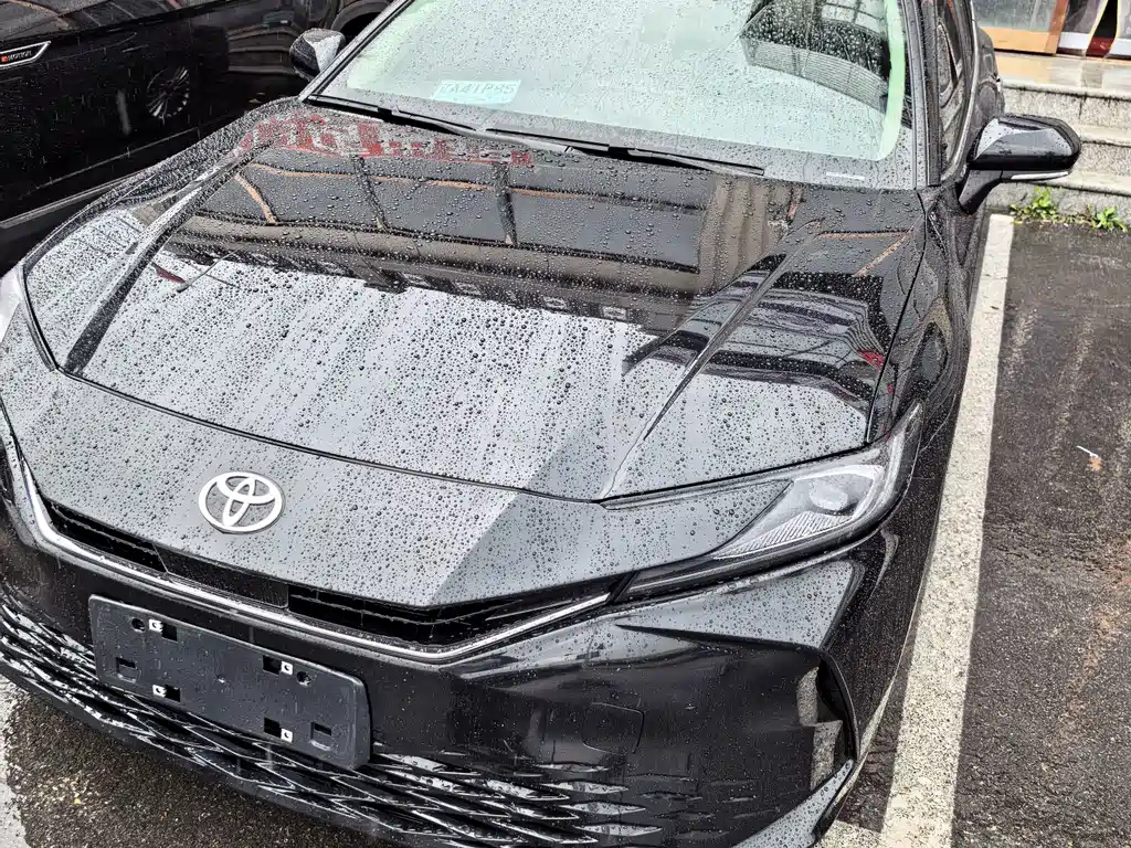 Toyota Camry 2024 — фото 1