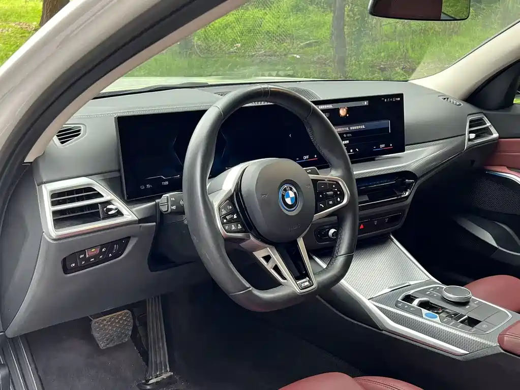 BMW i3 2024 — фото 8