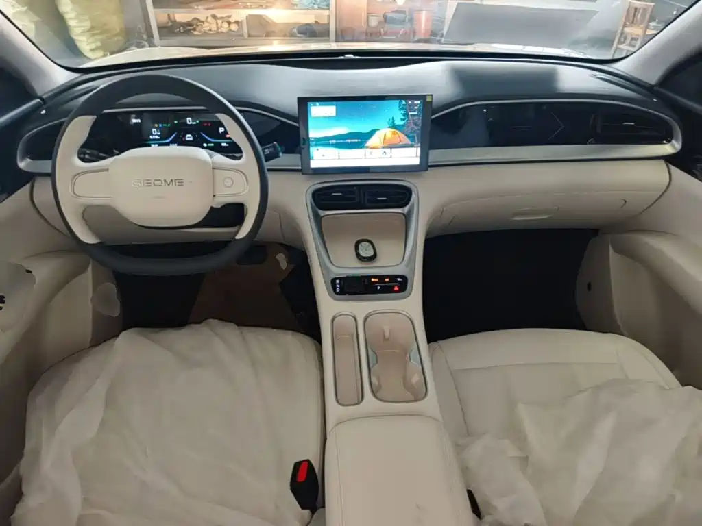 Geely Galaxy Starwish 2026 — фото 10