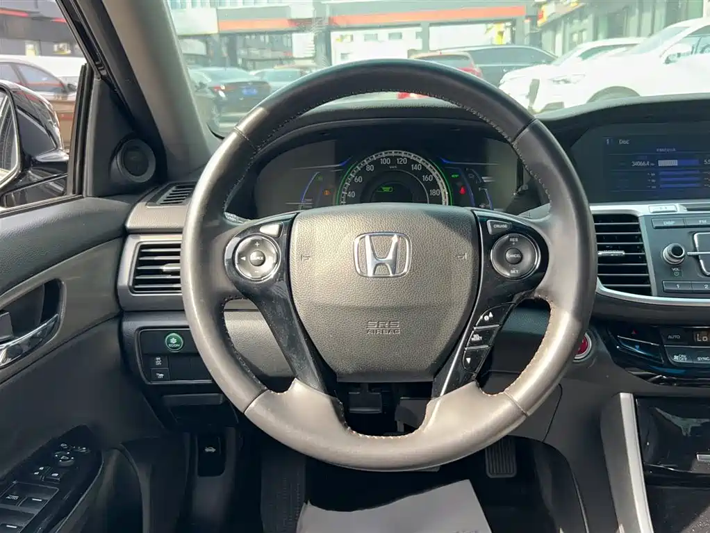 Honda Accord 2017 — фото 9