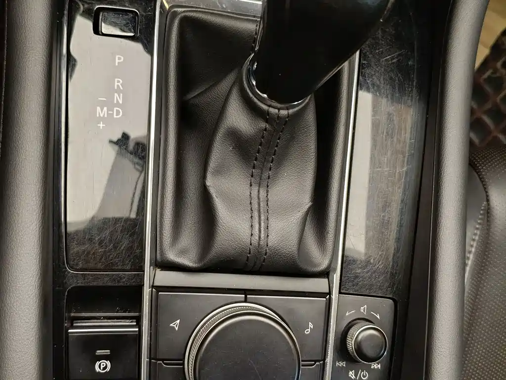 Mazda 3 Axela 2021 — фото 17