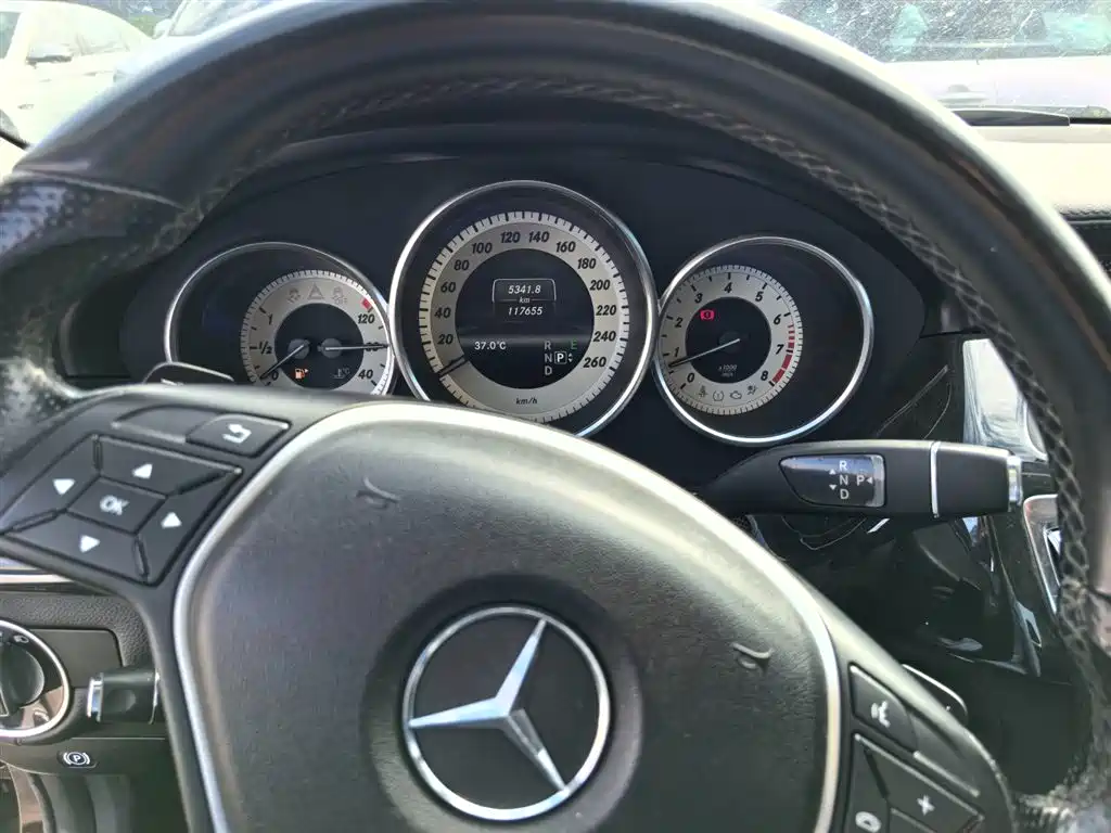 Mercedes-Benz CLS 2013 — фото 13