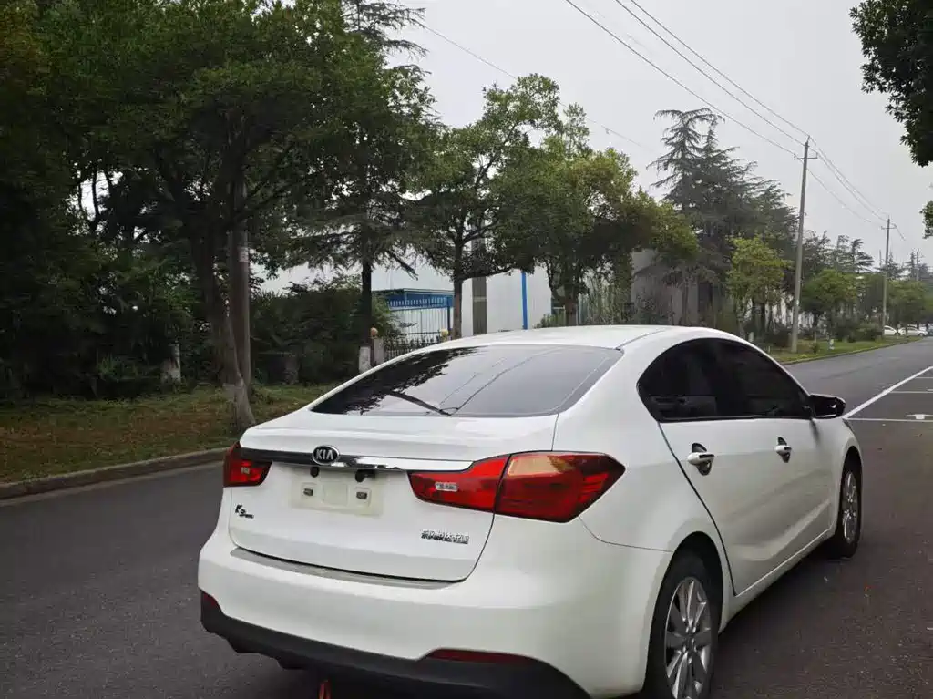 Kia K3 2015 — фото 10