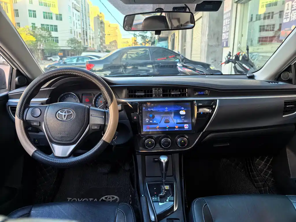 Toyota Corolla 2015 — фото 4