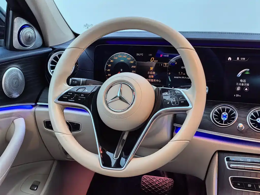 Mercedes-Benz E-Class 2020 — фото 18
