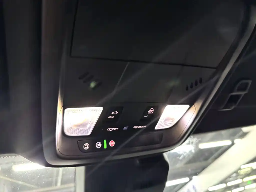 Cadillac XT4 2018 — фото 16