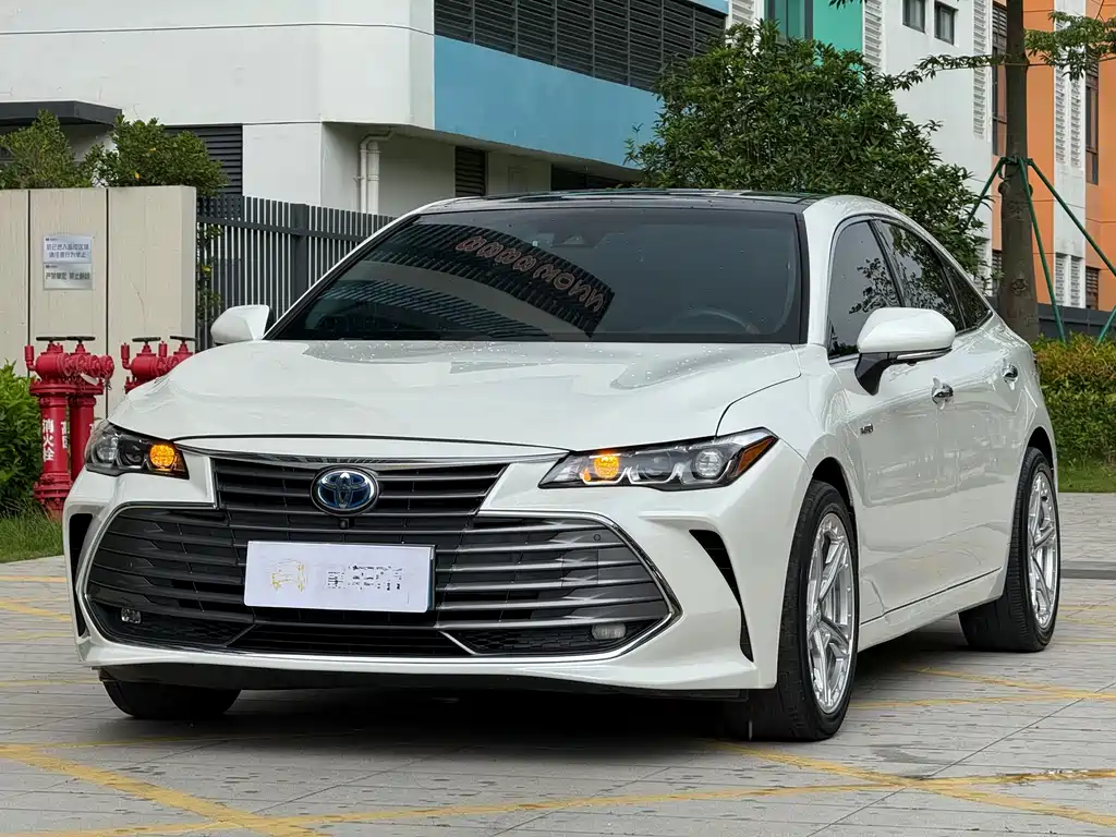 Toyota Avalon 2019 — фото 1