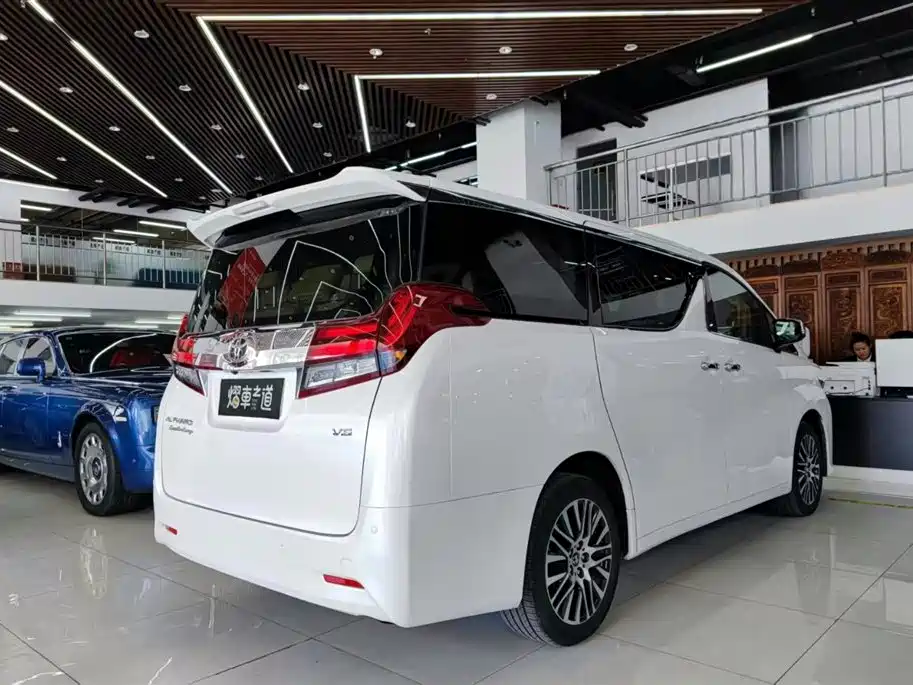 Toyota Alphard 2018