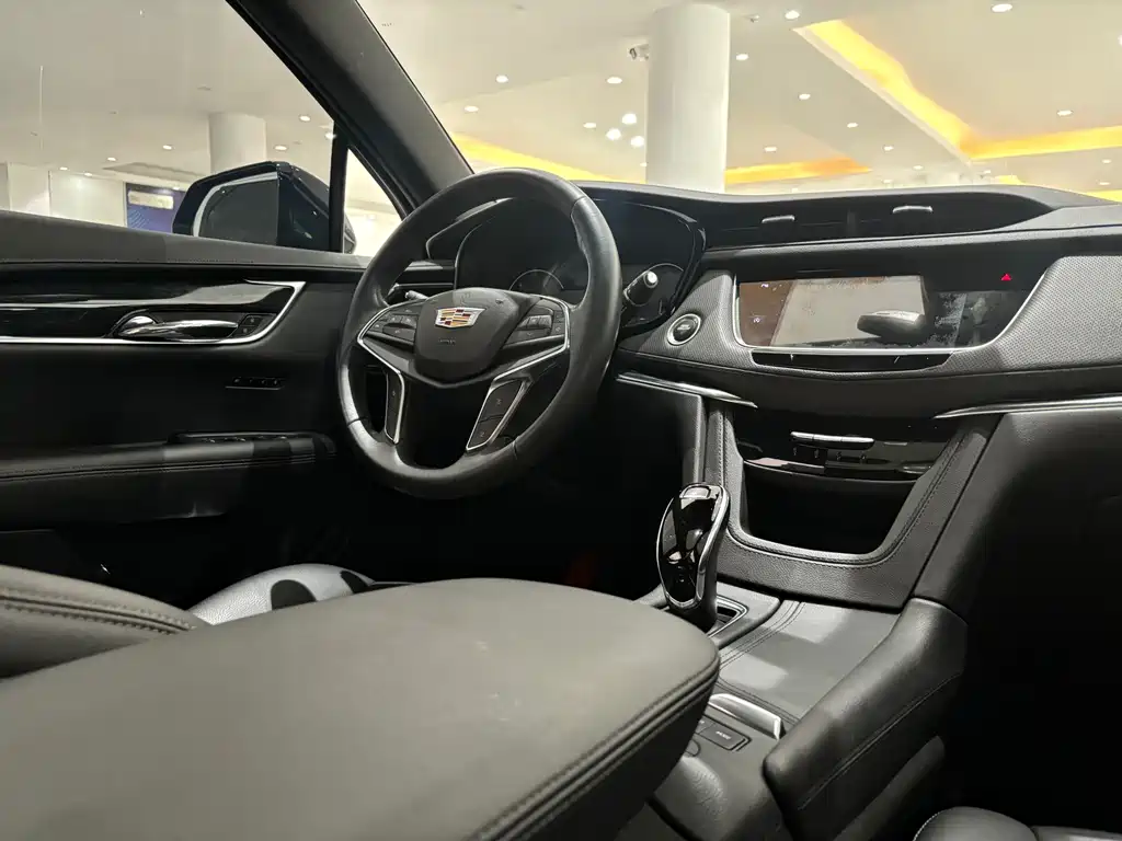 Cadillac XT5 2021 — фото 13