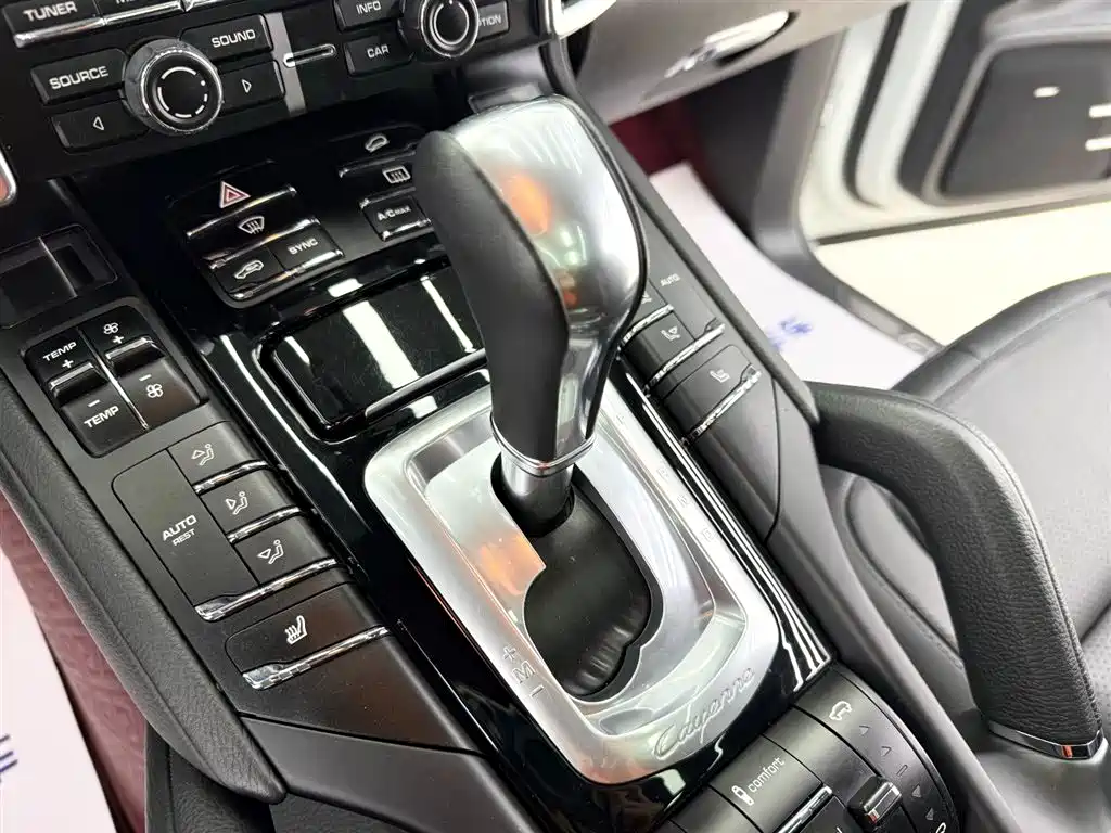 Porsche Cayenne 2015 — фото 14