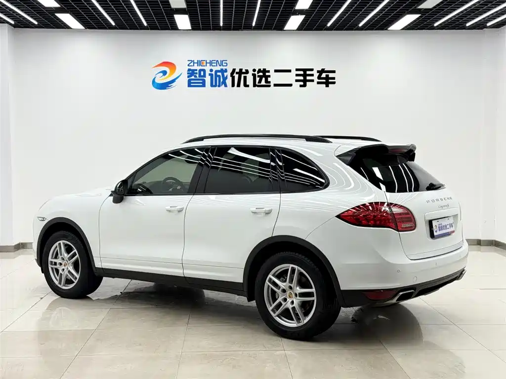 Porsche Cayenne 2015 — фото 22