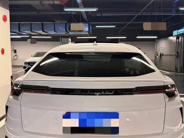 Lamborghini Urus 2021