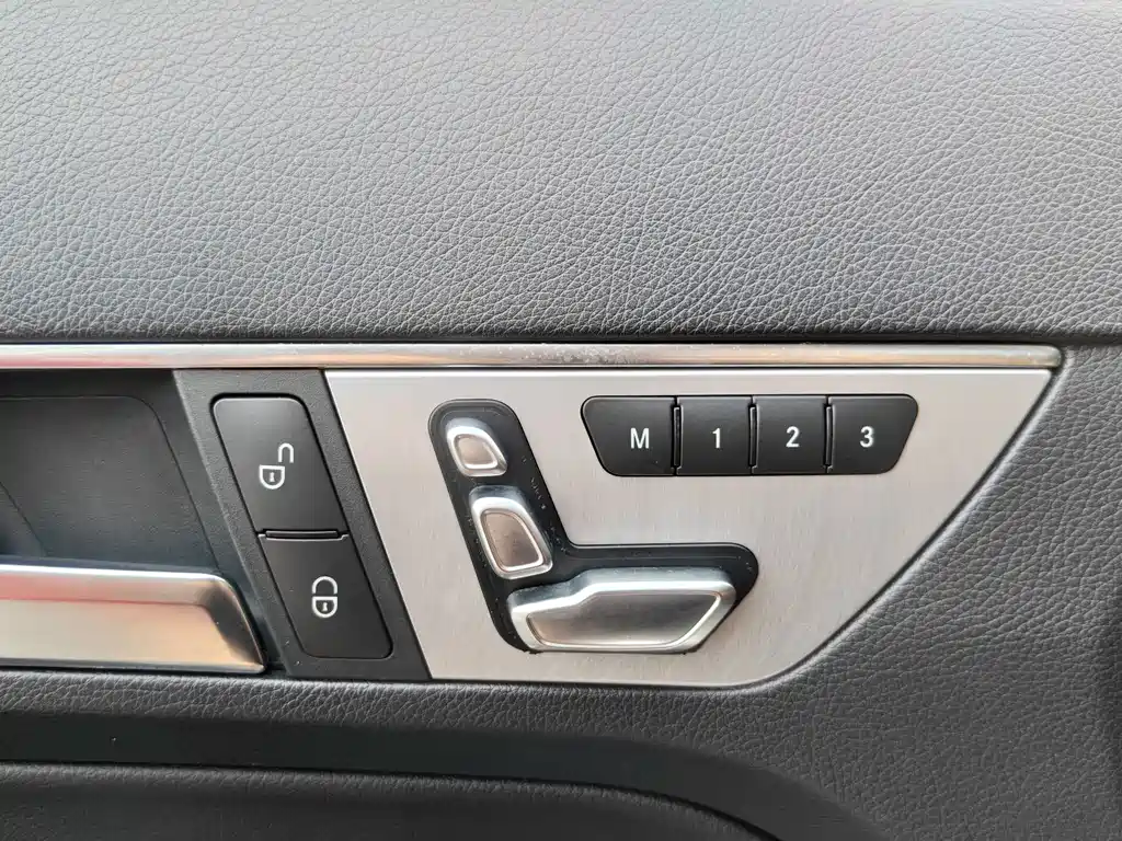 Mercedes-Benz E-Class 2015 — фото 8