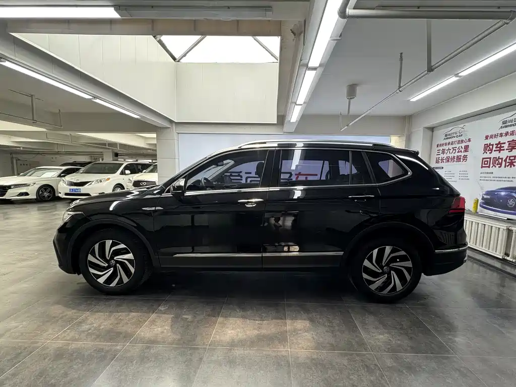 Volkswagen Tiguan L 2022 — фото 4