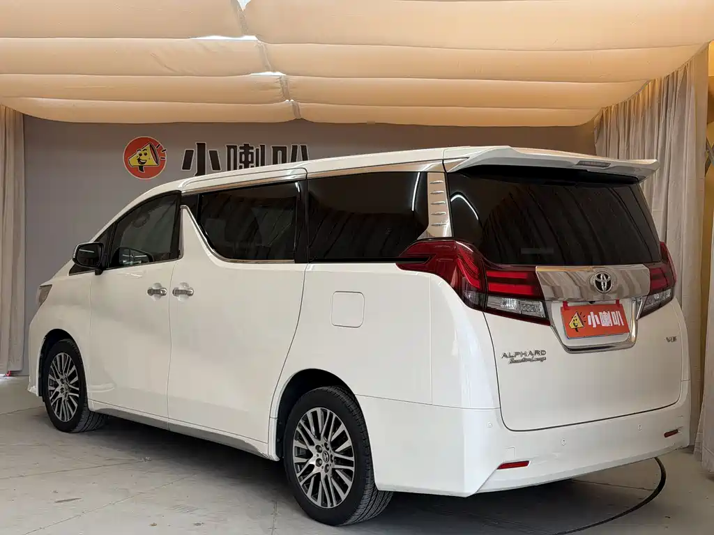 Toyota Alphard 2018 — фото 25