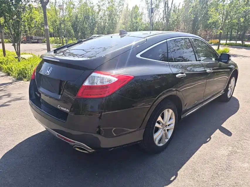 Honda Crosstour 2016 — фото 2
