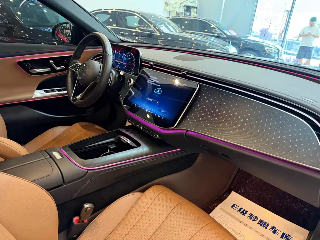 Mercedes-Benz E-Class 2025 — фото 16