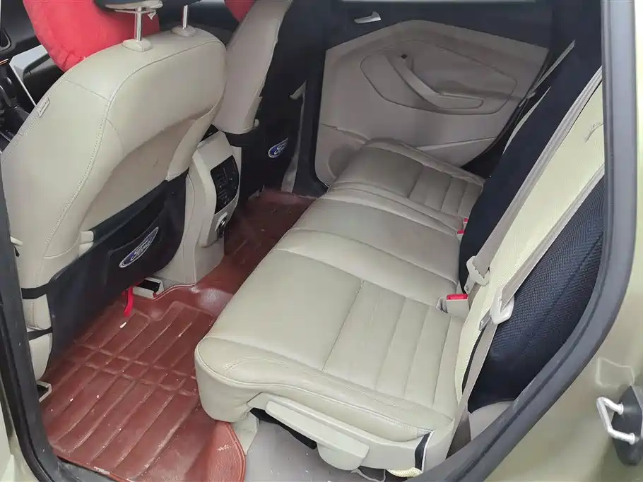 Ford Kuga 2015 — фото 11