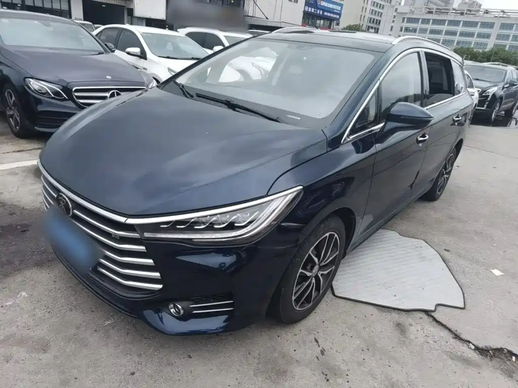 BYD MAX 2018 — фото 1