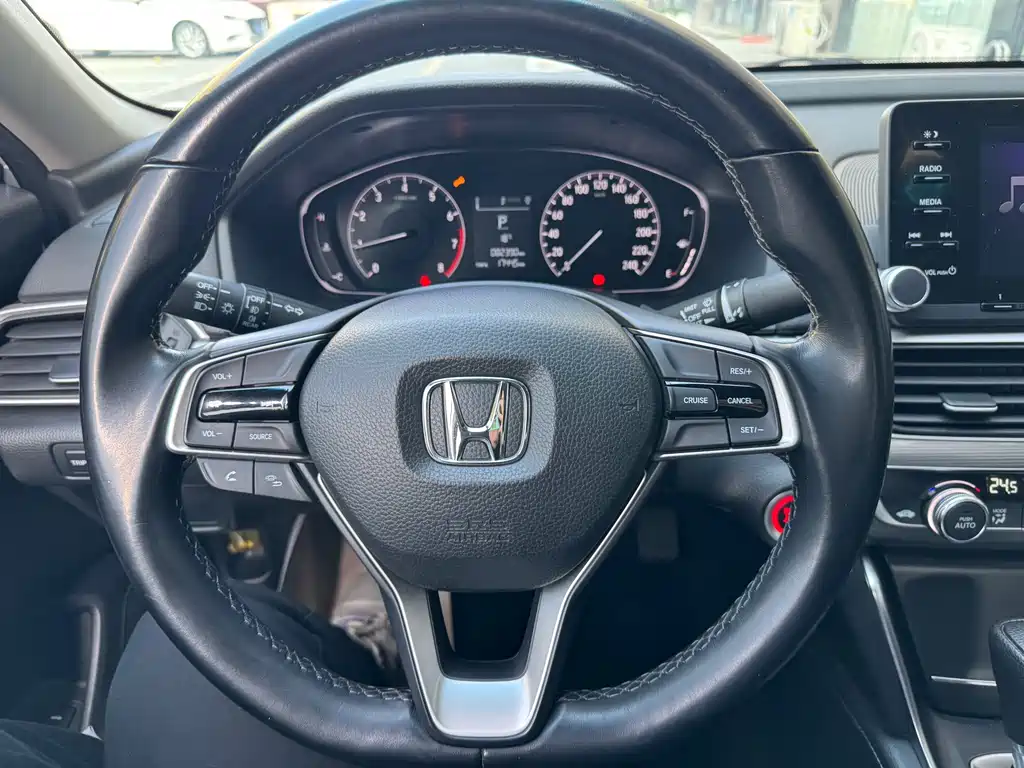 Honda Accord 2020 — фото 18