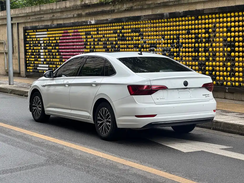 Volkswagen Sagitar 2021