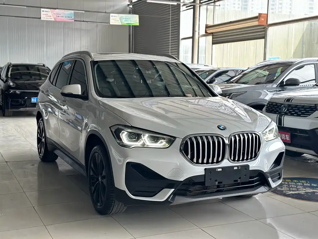 BMW X1 2021 — фото 3